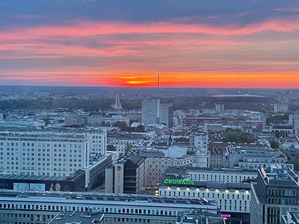 23Rd Floor 3Br Apt With Views Of Warsaw Varsóvia Exterior foto